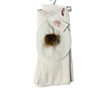 Jessica Simpson Scarf Set Womens OS Cream‎ Hat And Eternity Scarf Gift Set NEW